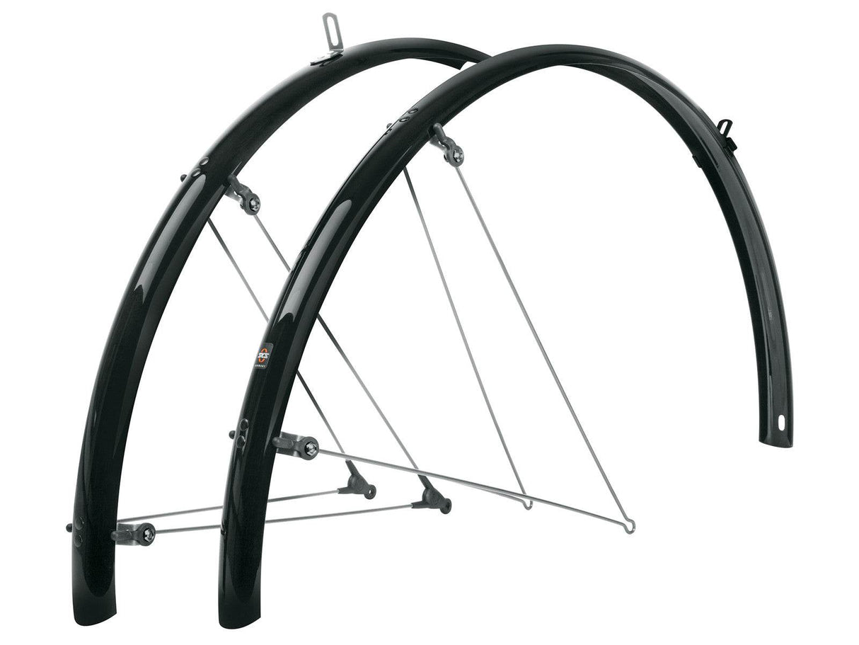 Svarta cykelskärmar med silverstöd, robust design för cykel, stänkskydd fram och bak.