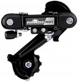 Svart SunRace M2T cykelväxel med metallarm, tydlig logotyp och justerskruvar