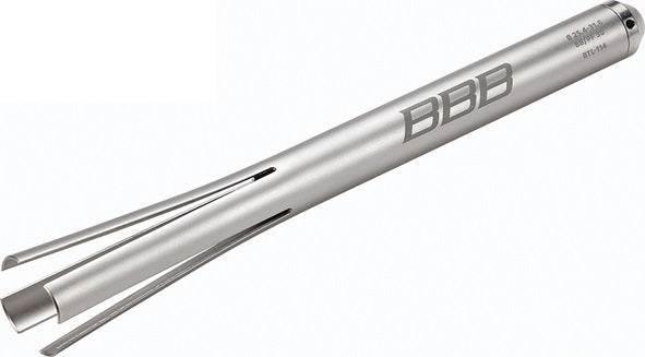 silver BBB cykelpump i aluminium med lång, smal design och ventilöppning