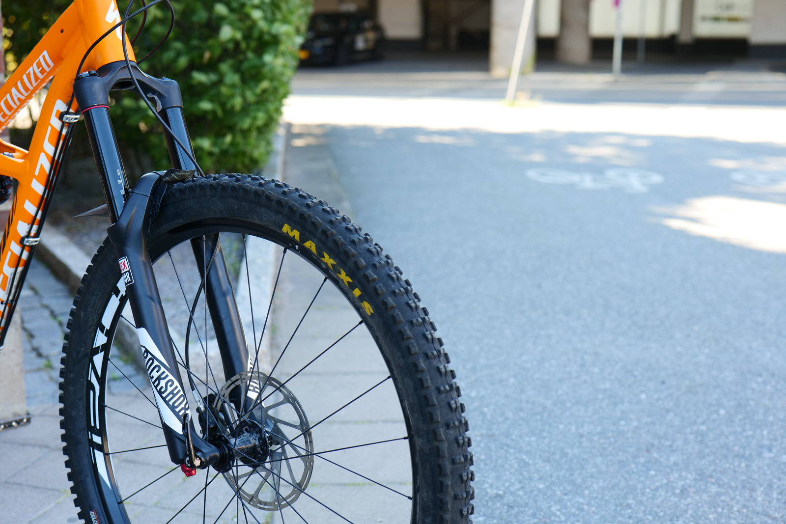 Därför kan värmen påverka dina skivbromsar, och vad du kan göra för att köra säkert i sommarhettan? - BikePath