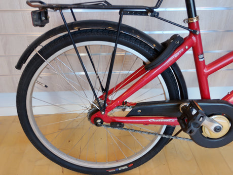 Bakdel Crescent cykel röd med svart pakethållare, cykellås, kedjeskydd och reflex