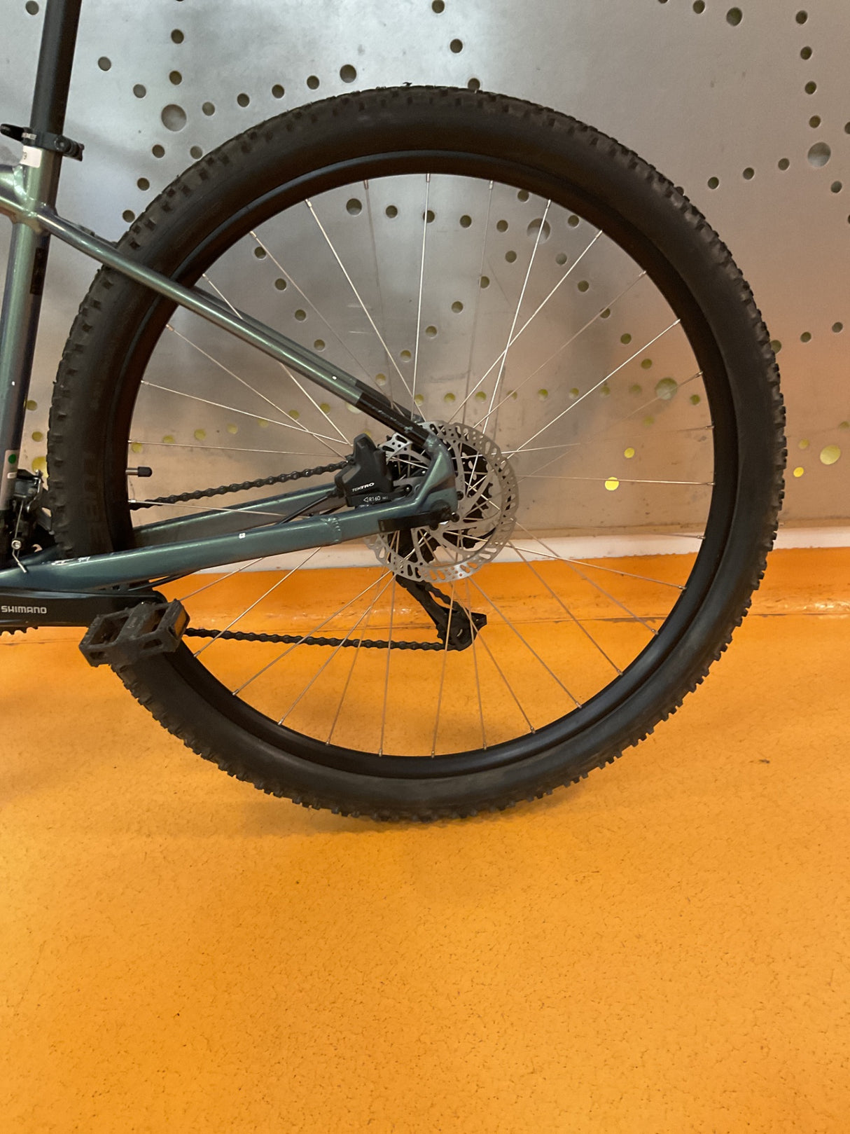 Cube AIM PRO – REAR_WHEEL