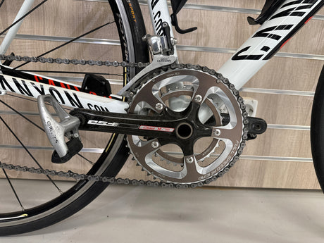 Canyon landsvägscykel med Shimano Ultegra kedjeväxel och FSA SL-K Pro vevparti