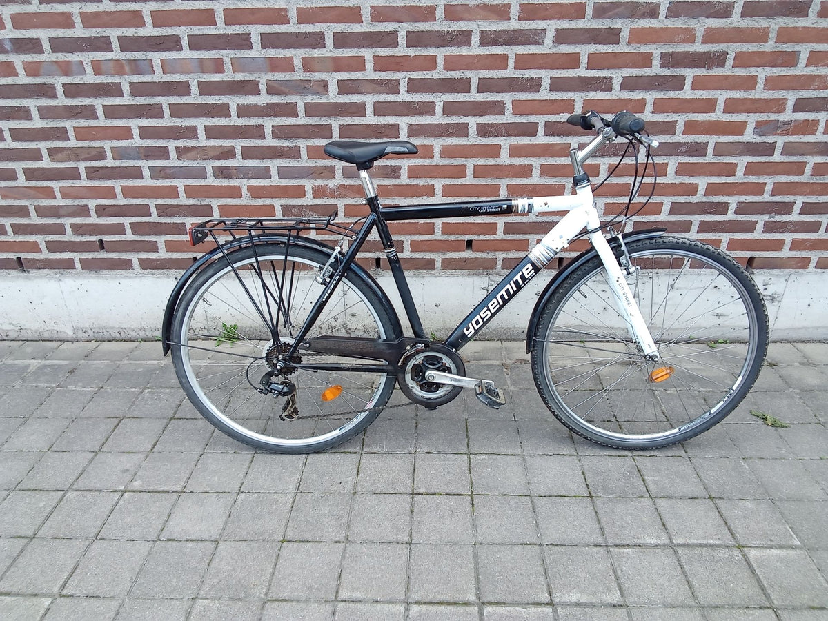 Yosemite – FULL_BIKE_RIGHT